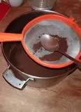 Immagine del passaggio 3 della ricetta Panna cotta Rhum cacao e caffè con salsa al cioccolato