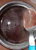 Immagine del passaggio 3 della ricetta Parfait mandorle e nocciole alla mousse cioccolato con salsa Al Porto e fragole