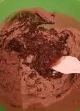 Immagine del passaggio 2 della ricetta Parfait mandorle e nocciole alla mousse cioccolato con salsa Al Porto e fragole