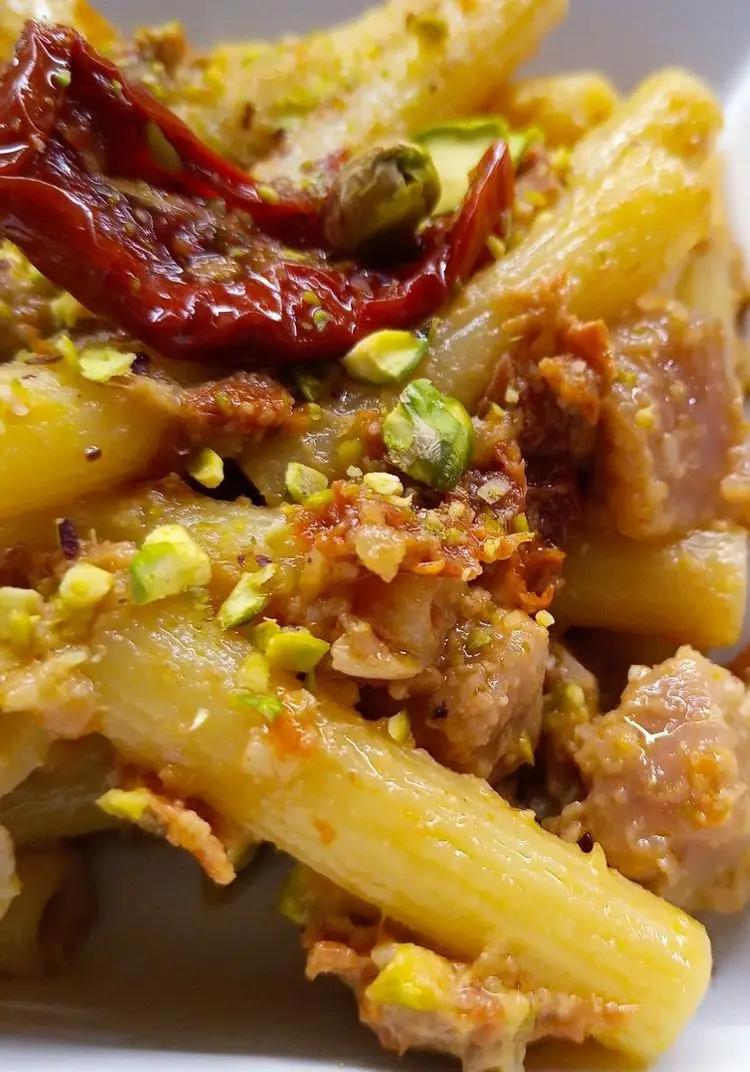 Ricetta Ziti con pomodori secchi, tonno e pistacchi di fioccodisale