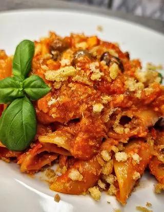 Ricetta Pennoni di Pasta Garofalo con tonno, olive taggiasche, crema di pomodorini al forno e mollica fritta 💥 di michele.rosa90
