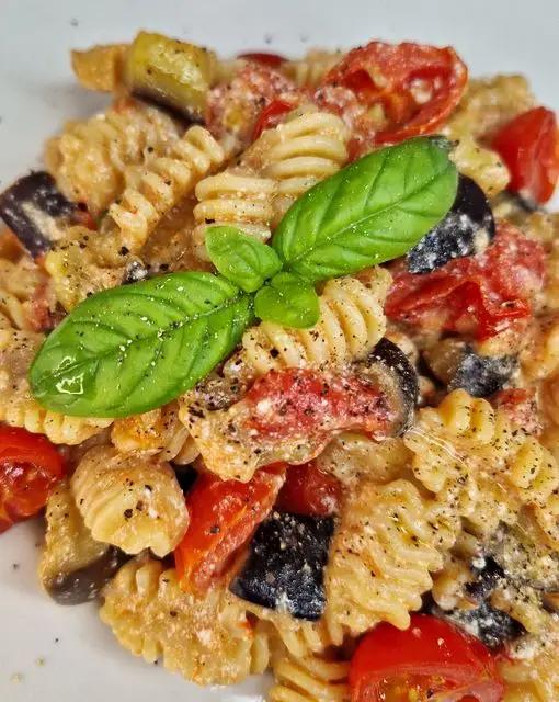 Ricetta Radiatori pasta Garofalo con melanzane pomodorini e ricotta 💥 di michele.rosa90