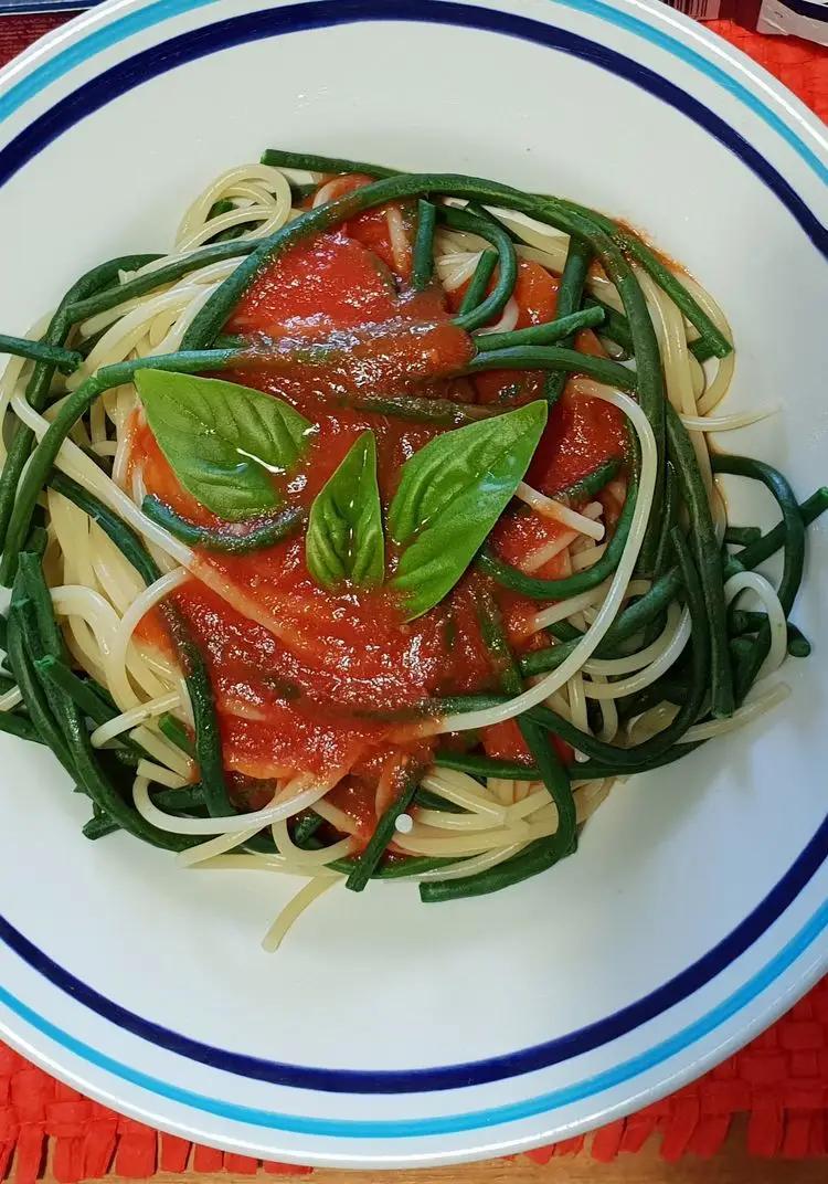 Ricetta Spaghettoni al pomodoro con fagiolini di zazzifera