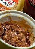 Immagine del passaggio 9 della ricetta Crocchette di tonno e patate in friggitrice ad aria con mix di cipolle rosse e salse Calvé