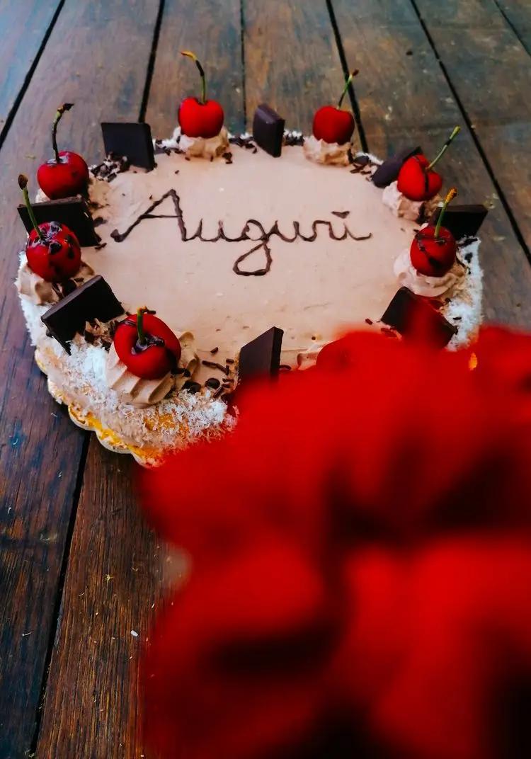 Ricetta Torta di compleanno alle ciliegie super gustosa 🍒 di jessica654