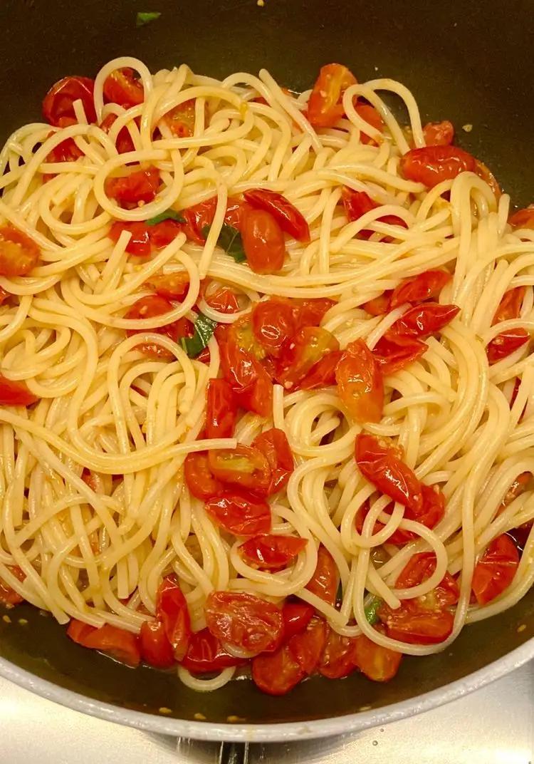Ricetta Spaghetti con pomodorini e basilico di cooking_mary