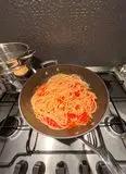 Immagine del passaggio 11 della ricetta Spaghetti con Gamberoni