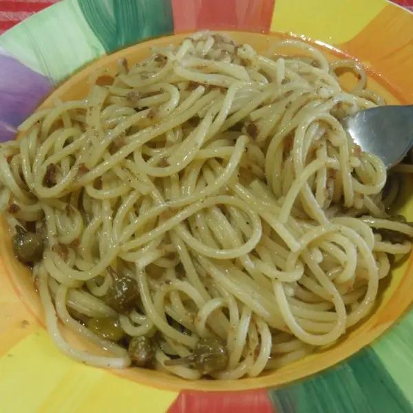 Ricetta Spaghetti aglio olio e pane grattugiato alle rape rosse di ricettegustose.it