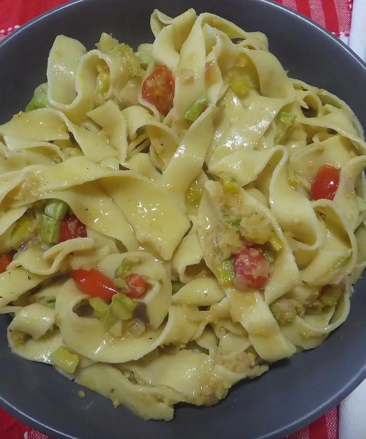 Ricetta Tagliatelle ai ceci e zucchine trombetta di ricettegustose.it