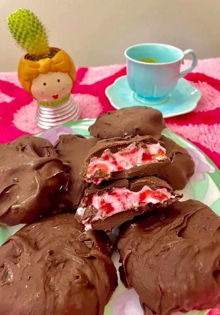 Ricetta Cioccolatini con Yogurt Greco e Fragole 🍦🍓🍰 di myummyfoodcorner.