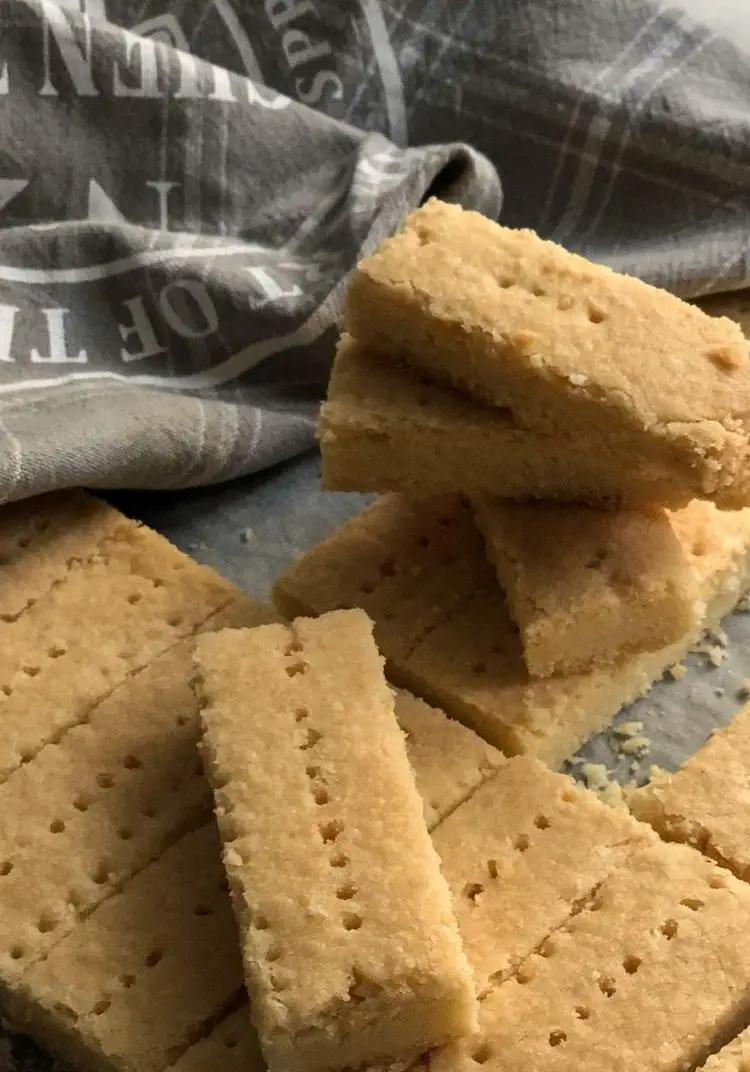 Ricetta SHORTBREAD COCCO E MOSCOVADO di giuliasarasini