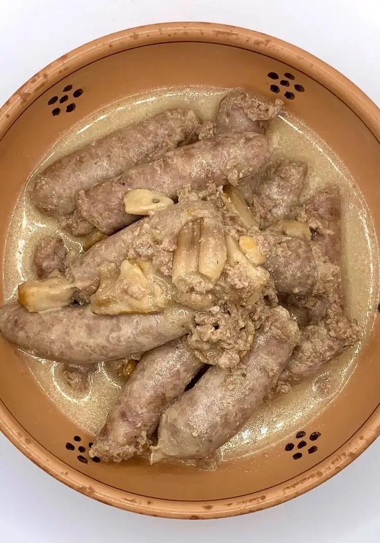 Ricetta Salsiccia e funghi in padella - Ricetta secondo piatto di carne sfizioso! di ognipiattounemozione