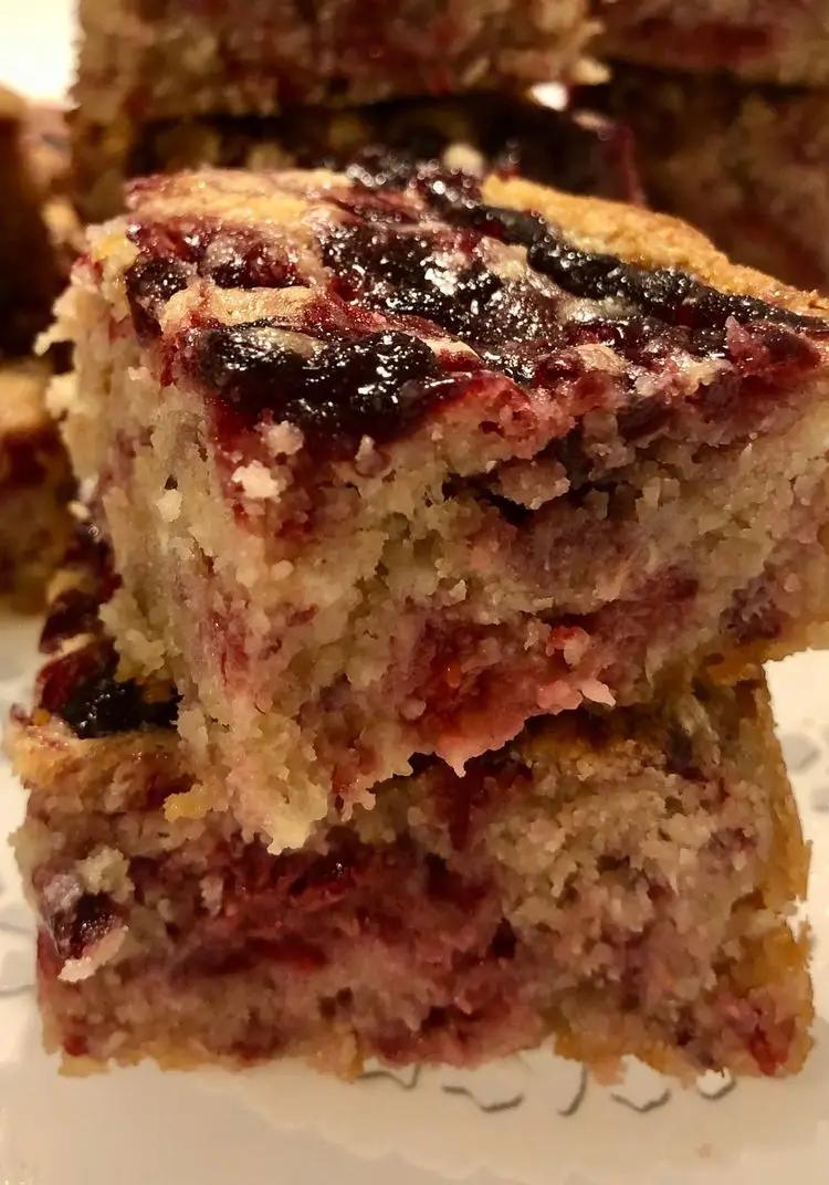 Ricetta Blondies light e senza glutine con cioccolato bianco, cocco 🥥 e lamponi di valentina63