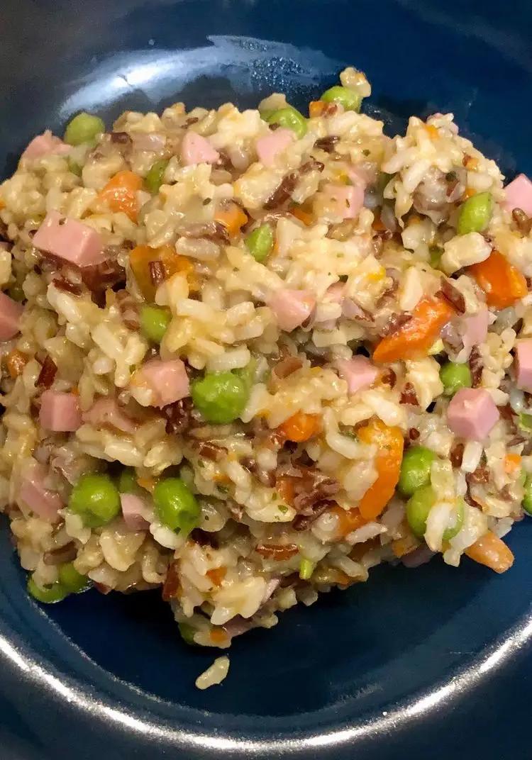 Ricetta Healthy risotto 🍚 integrale con carote 🥕, piselli e dadini di prosciutto cotto 🍖 di valentina63