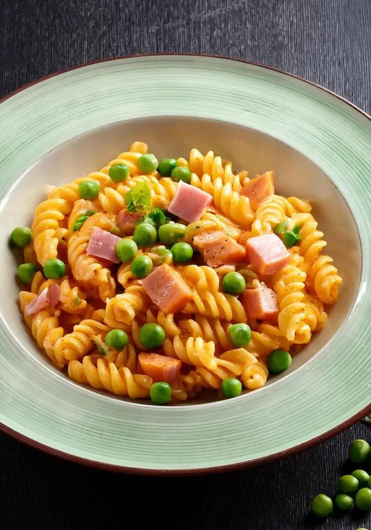 Ricetta Fusilli con crema di zucca, piselli e prosciutto cotto di daiana_barbagallo