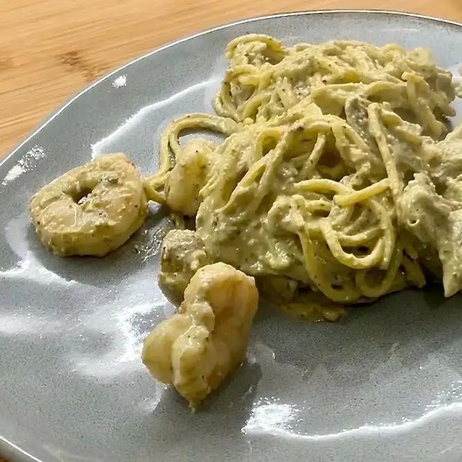 Ricetta Spaghetti alla Chitarra ai Carciofi con Gamberi e Pistacchi di unamicoincucina