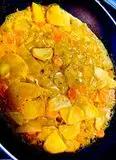 Immagine del passaggio 1 della ricetta Frittata con patate e carote al curry