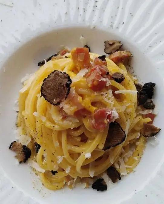 Ricetta Carbonara di stagione (con tartufo nero) di cucina_e_non_solo