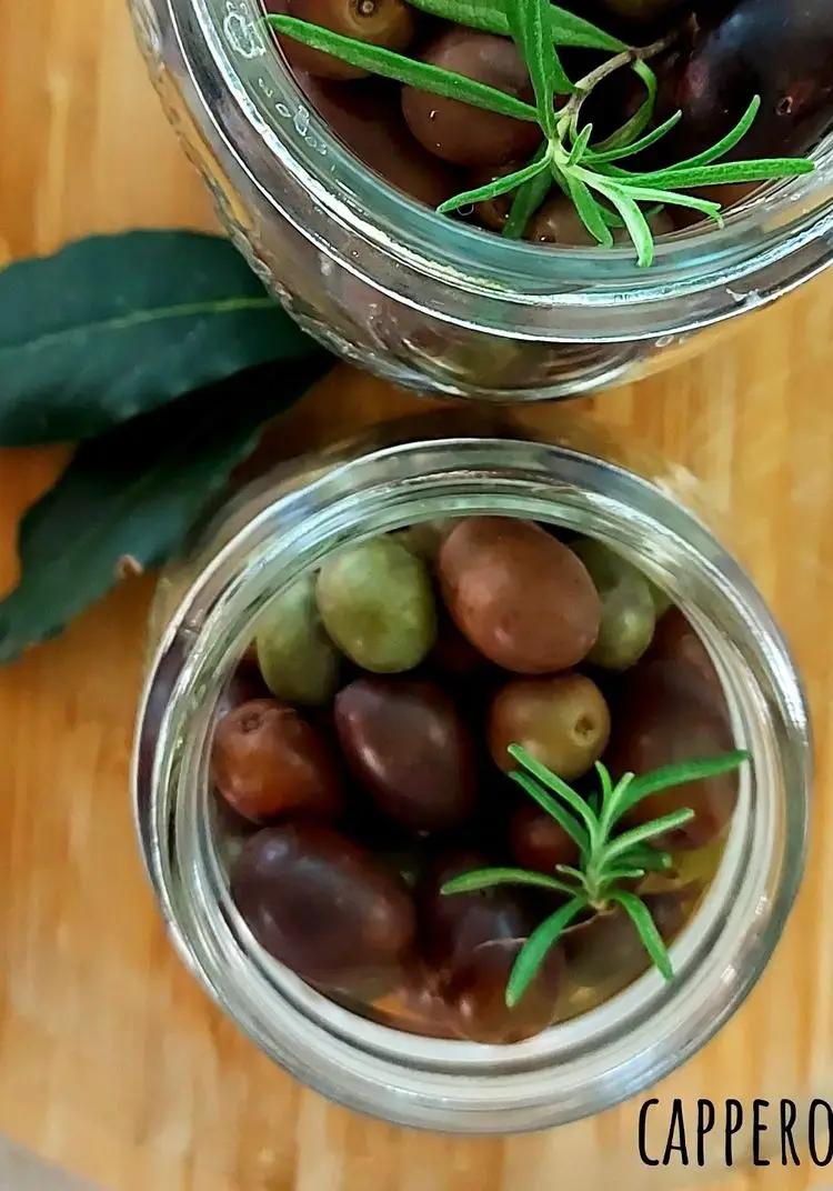 Ricetta Olive in salamoia di capperosalato