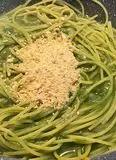 Immagine del passaggio 7 della ricetta Spaghetti con spinaci e anacardi