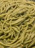 Immagine del passaggio 8 della ricetta Spaghetti con spinaci e anacardi