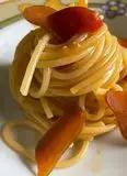 Immagine del passaggio 3 della ricetta Spaghetti pomodorini e bottarga di muggine