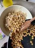 Immagine del passaggio 6 della ricetta Cous cous estivo con i ceci