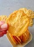 Immagine del passaggio 6 della ricetta Chips di parmigiano