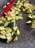 Immagine del passaggio 2 della ricetta Scaloppine di Pollo alle Zucchine e Limone Cremosissime