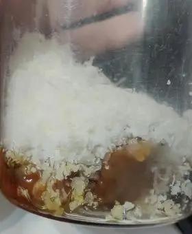 Immagine del passaggio 4 della ricetta Anello con crema di peperone arrostito pancetta affumicata e pecorino