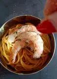 Immagine del passaggio 1 della ricetta Spaghetti Zafferano e Gamberi Argentini