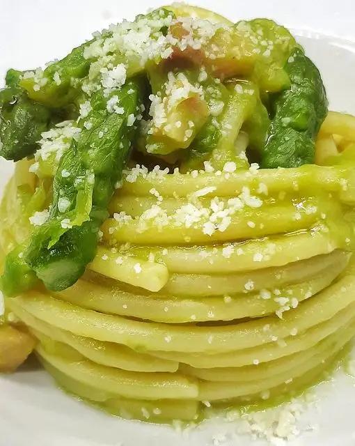 Ricetta Bucatini con asparagi, guanciale e pecorino di Secondo_zio_claudio