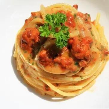 Passaggio 1 della ricetta Spaghetti polpa di riccio e bottarga di triglia