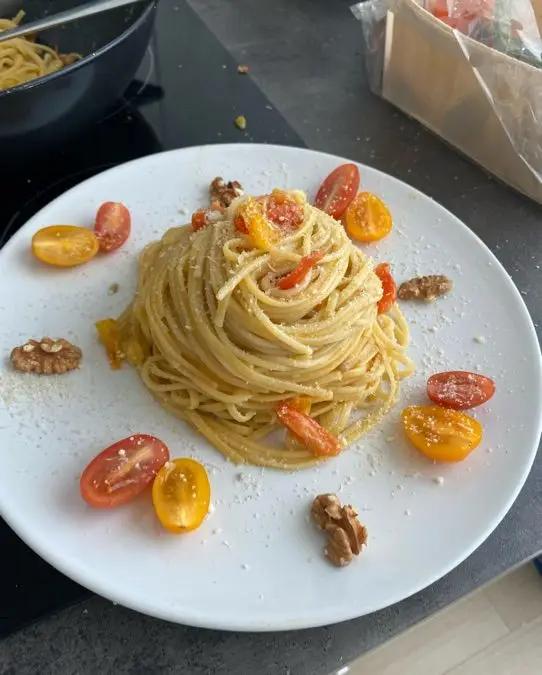Ricetta Spaghetti con pomodorini datteri e noci di fabio739