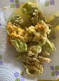 Immagine del passaggio 4 della ricetta Fiori di zucca in tempura