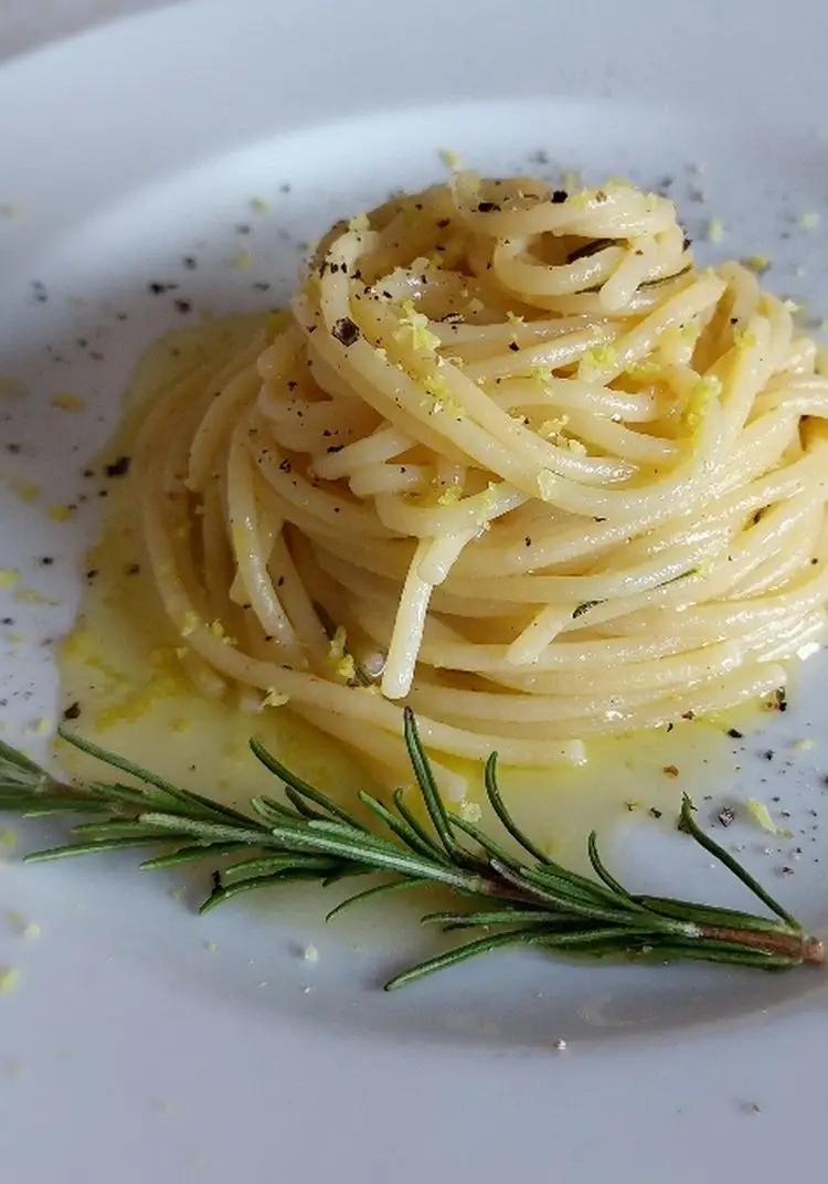 Ricetta Spaghetti limone e rosmarino di osteriadalele