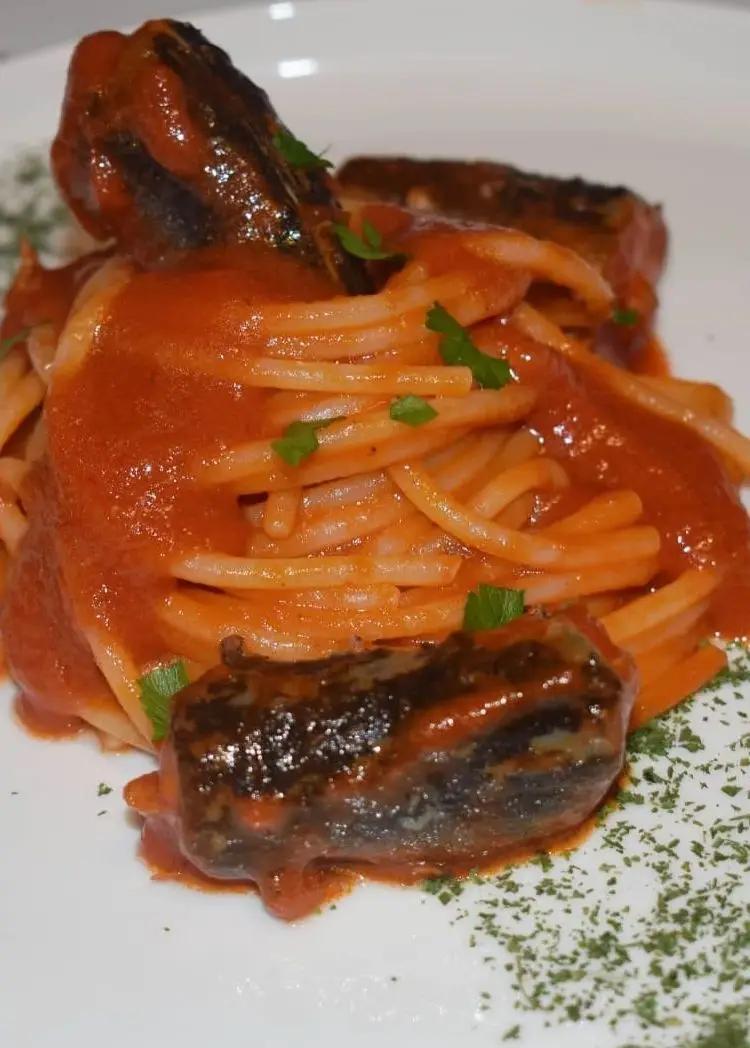 Ricetta Spaghetti al sugo di anguille #apranzodainonni di Mamy.chef75