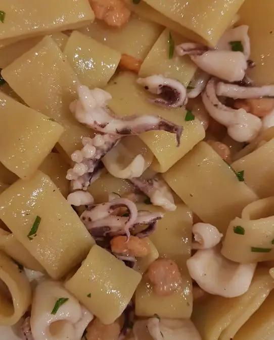 Ricetta Calamarata con calamari e gamberetti di destefanispina