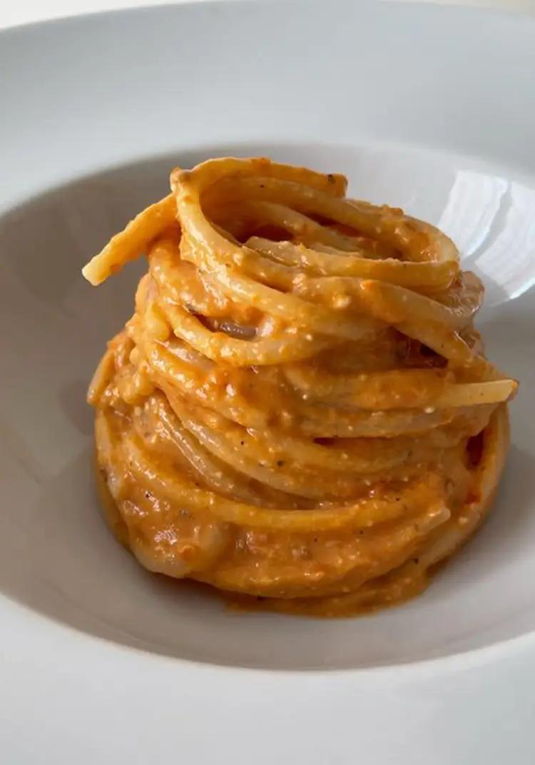 Ricetta Spaghettoni pomodori secchi, burrata di bufala e aglio confit di lomagnafoodblog