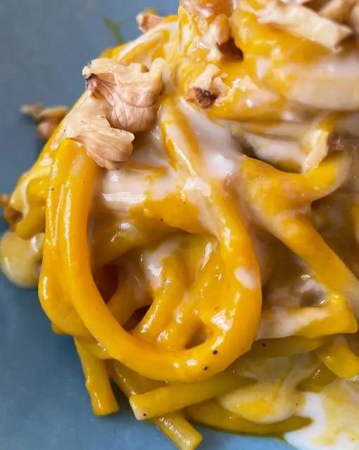 Ricetta Spaghettoni zucca, gorgonzola e noci di lomagnafoodblog