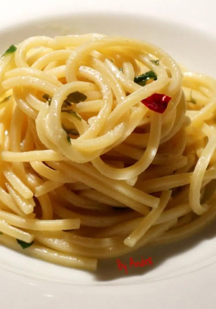 Ricetta Spaghetti quadrati aglio, olio e peperoncino di andre_cooking_86