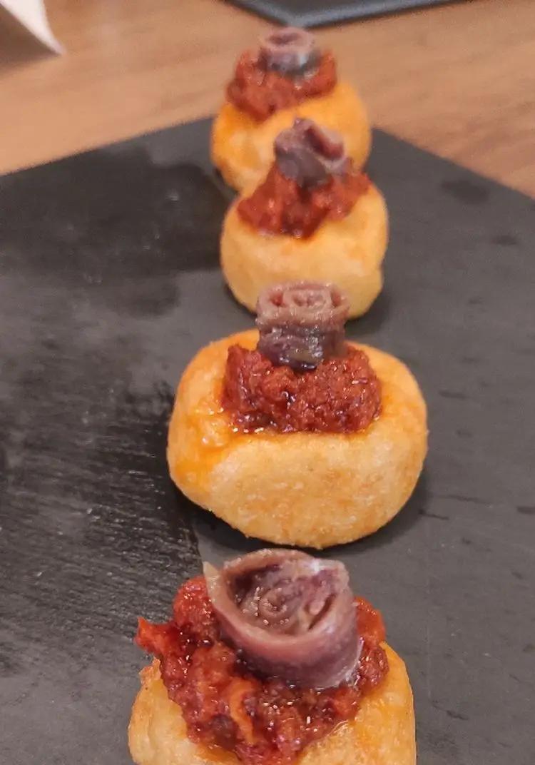 Ricetta Perle di parmigiano, salsa di pomodoro secco ed acciughe del Cantabrico di Andrea_Ricci
