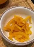 Immagine del passaggio 1 della ricetta Petto d’anatra caramellato agli agrumi con zest d’arancia