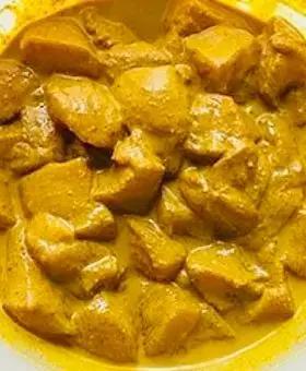 Immagine del passaggio 3 della ricetta Pollo al curry cremoso