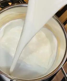 Immagine del passaggio 4 della ricetta Crostata alla crema di vaniglia e frutti di bosco