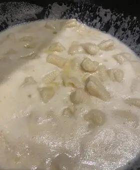 Immagine del passaggio 5 della ricetta Gnocchi fonduta di gorgonzola e fichi