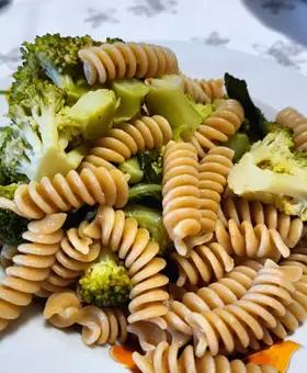 Immagine del passaggio 1 della ricetta Penne con broccoli