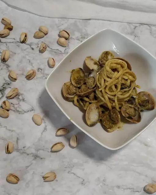 Ricetta Spaghetti con vongole e pesto di pistacchi di incucina_consabrina