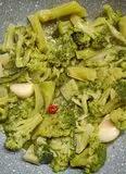 Immagine del passaggio 2 della ricetta Orecchiette con broccoletti