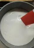 Immagine del passaggio 1 della ricetta Crema al latte di mandorle